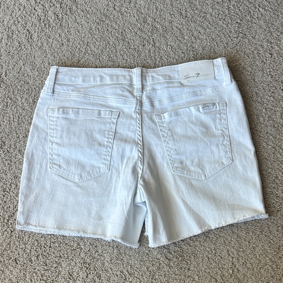Seven7 Women's 5" Fray Hem Mid Rise Comfortable Denim Weekend Short Size 6 - Picture 4 of 5